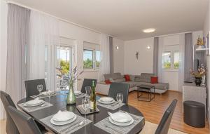 Beautiful Home In Kaocine With Kitchen