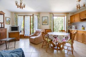 Maisons de vacances Maison de 3 chambres avec jardin clos a Agde a 1 km de la plage : photos des chambres