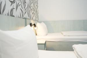 Triple Room room in Hotel Attaché an der Messe