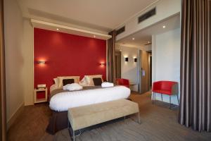 Hotels Kyriad Prestige Lyon Est - Saint Priest Eurexpo Hotel and SPA : photos des chambres