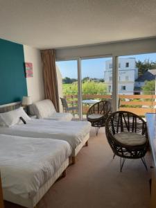 Superior Double or Twin Room with Terrace room in Hôtel de la Pointe de Mousterlin
