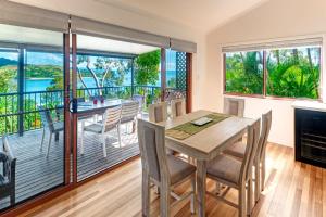 Heliconia 10 Centrally Located House Hamilton Island with buggy