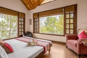 StayVista at Bellevue with Outdoor Jacuzzi