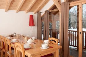 Appartements Chalet Fegguese - 4 bedroom chalet with hot-tub : photos des chambres