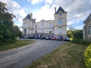 Villas 24 heures du Mans. Chateau aux portes du circuit : photos des chambres