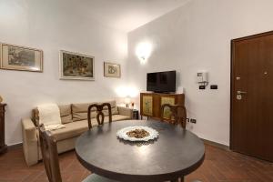 Ognissanti Apartment by Mamo Florence