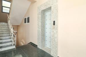 FabHotel SR Hitech City