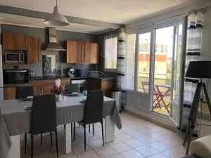 Appartement balcon, place de parking, centre ville - Malissard