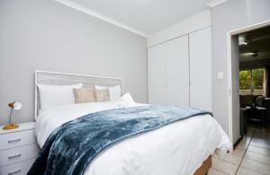 Cosy Hatfield Apartment