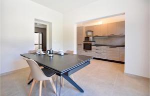3 Bedroom Cozy Home In Piano Di Mommio