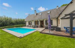 Maisons de vacances Stunning home in Haudricourt Aubois with 4 Bedrooms and WiFi : Maison de Vacances 4 Chambres