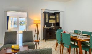 R & G Seaview Apartment