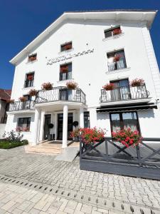 Krystal Boutique Mansion