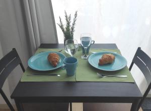 M&R STUDIO, beach and town!