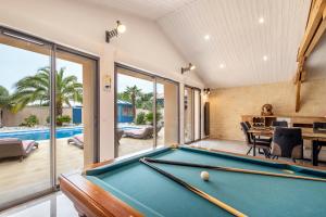 Maisons de vacances Villa Boyard - Pour 10 avec piscine privee et jacuzzi : photos des chambres