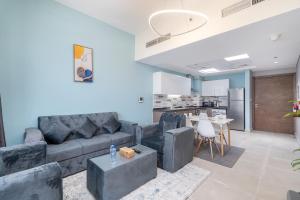 Trinity Holiday Homes - Spacious Modern Living 1BR & 2BR Unique Apartment