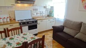 Piso de Laura en primera planta - Ларинио