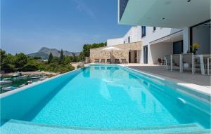 Beautiful Home In Omis With Kitchen