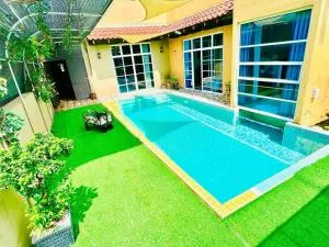Batu Pahat Santalia Pool Villa 4BR 1k4Q 12~16px - Pagoh