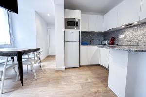 CAN ROMY APPARTEMENT T2D - à 80m de la plage de Cala Montgo