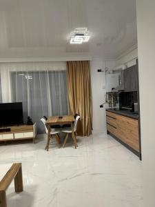 Koya Tower by Lake Mamaia