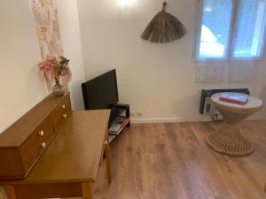 Appartements Logement independant -jardin -2 chambres-3 lits -proche circuit : photos des chambres