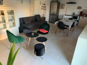 Appartements Logement independant -jardin -2 chambres-3 lits -proche circuit : photos des chambres