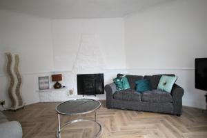 Whitley Bay - Sleeps 6 - Parking - Fast Wifi - Dogs Welcome