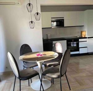 2 bedroom apartament close to the beach