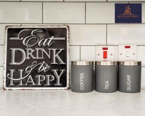 Swan House Apartment 2 - 1 Bed Apartment - Sleeps up to 4 - Free Parking - Liverpool - close to city centre - ByELITE STAYS