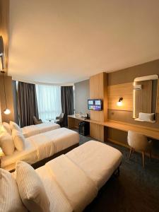 Royal Mass Airport Business Hotel