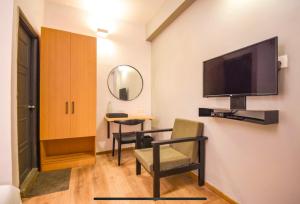 Via Heera Holiday Inn