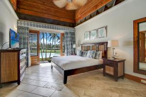 Luxurious 8-BR Villa with Ocean View, Jacuzzi, Home Cinema and Resort Access in Casa de Campo