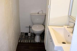 F3, 6 pers, TERRASSE 1er étage, piscine, fitness, sauna, lac, riviere ,loisirs VAR