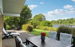 Cozy Home In Nivå With Kitchen - Humlebæk