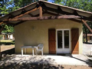 Campings CAMPING HERMITAGE DES 4 SAISONS : Bungalow 2 Chambres