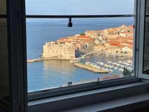 APARTMENT LAURA,amazing view!