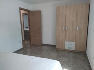 Casa rural con piscina climatizada y barbacoa a 10 km de Alicante y playas, 3000 m2 de terreno