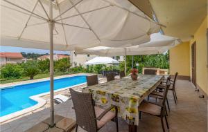 Nice Home In Banjol With Wifi 