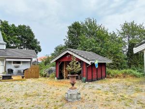 4 person holiday home in Drottningskär-By Traum