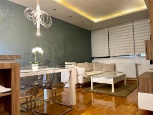 Midtown Boutique Apartment