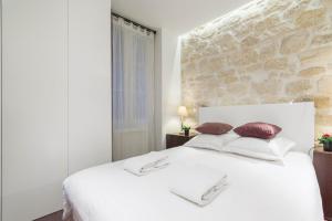 MONTORGUEIL CHARMING APARTMENT