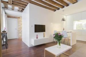 MONTORGUEIL CHARMING APARTMENT