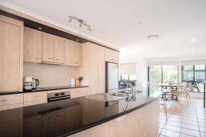 Stones Throw To Shelly Beach, Pet Friendly!