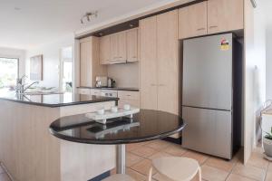 Stones Throw To Shelly Beach, Pet Friendly!