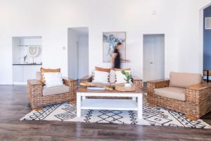 Pet Friendly House Opposite Bokarina Beach