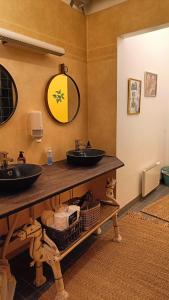 Standard Twin Room with Shared Bathroom room in FlipFlop Beach Bar & Rooms