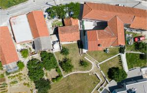 1 Bedroom Amazing Apartment In Podgrade