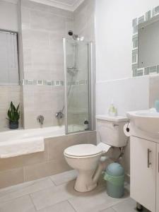 Seaside Respite Main road apartment