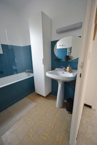 Beaux appartements 3 pieces avec espaces exterieurs et parking - proche plage : photos des chambres